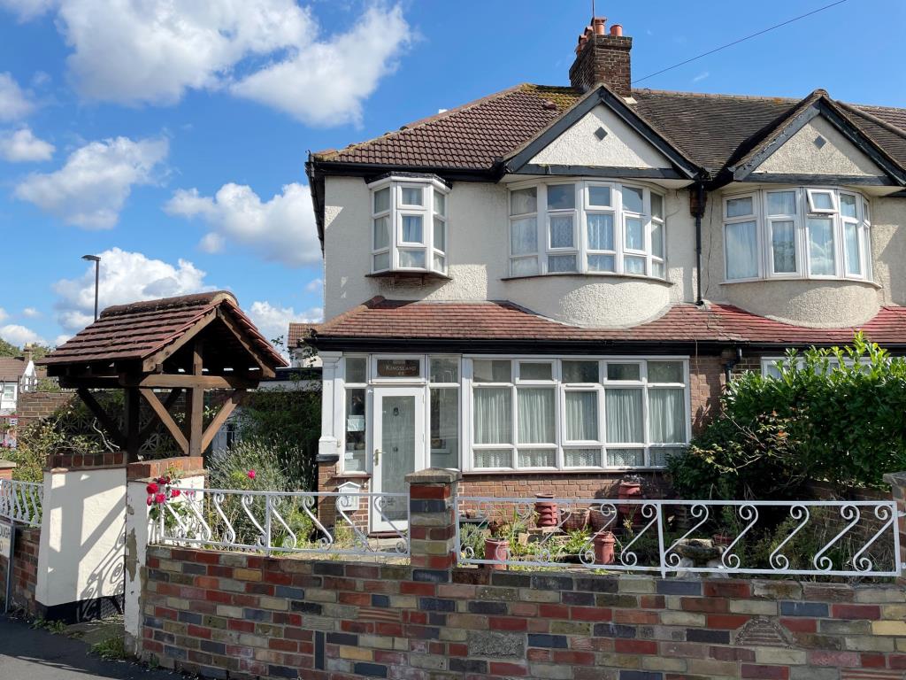 Lot: 7 - THREE-BEDROOM END-TERRACE HOUSE FOR IMPROVEMENT - front view of 49 Birchanger Road